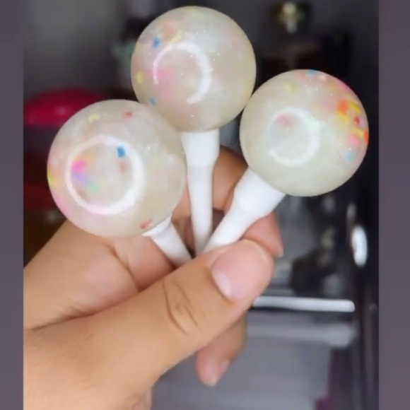 BIRTHDAY CAKE LOLLIPOP GLOSS 11ml tube - Picture 2 of 2